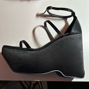 Azalea Wang Black Indy Platform Wedge Sandal Size 7